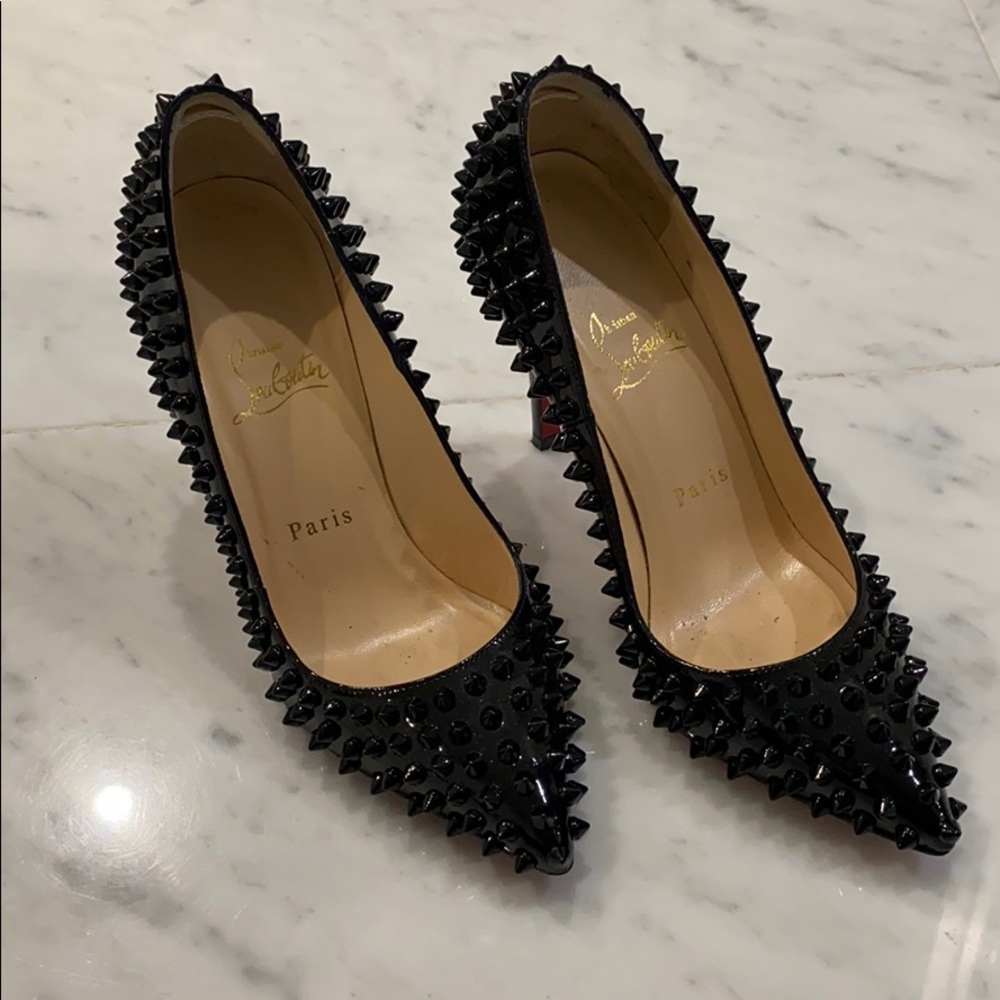 💯 Authentic Christian Louboutin pigalle spikes